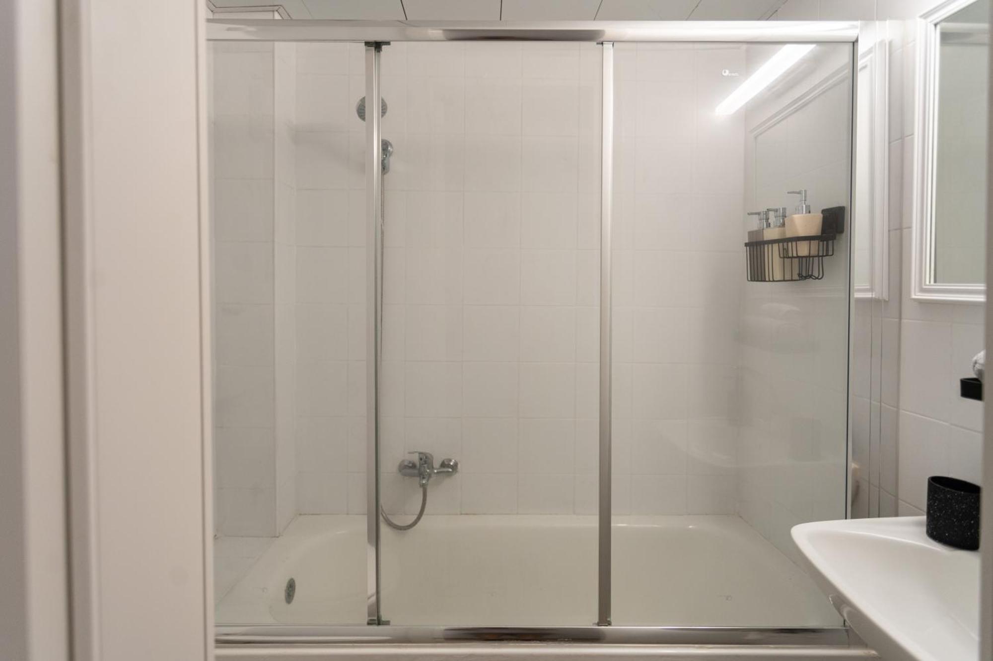 Eliezer Ben Yehuda Residence With Shelter Tel Aviv Bagian luar foto