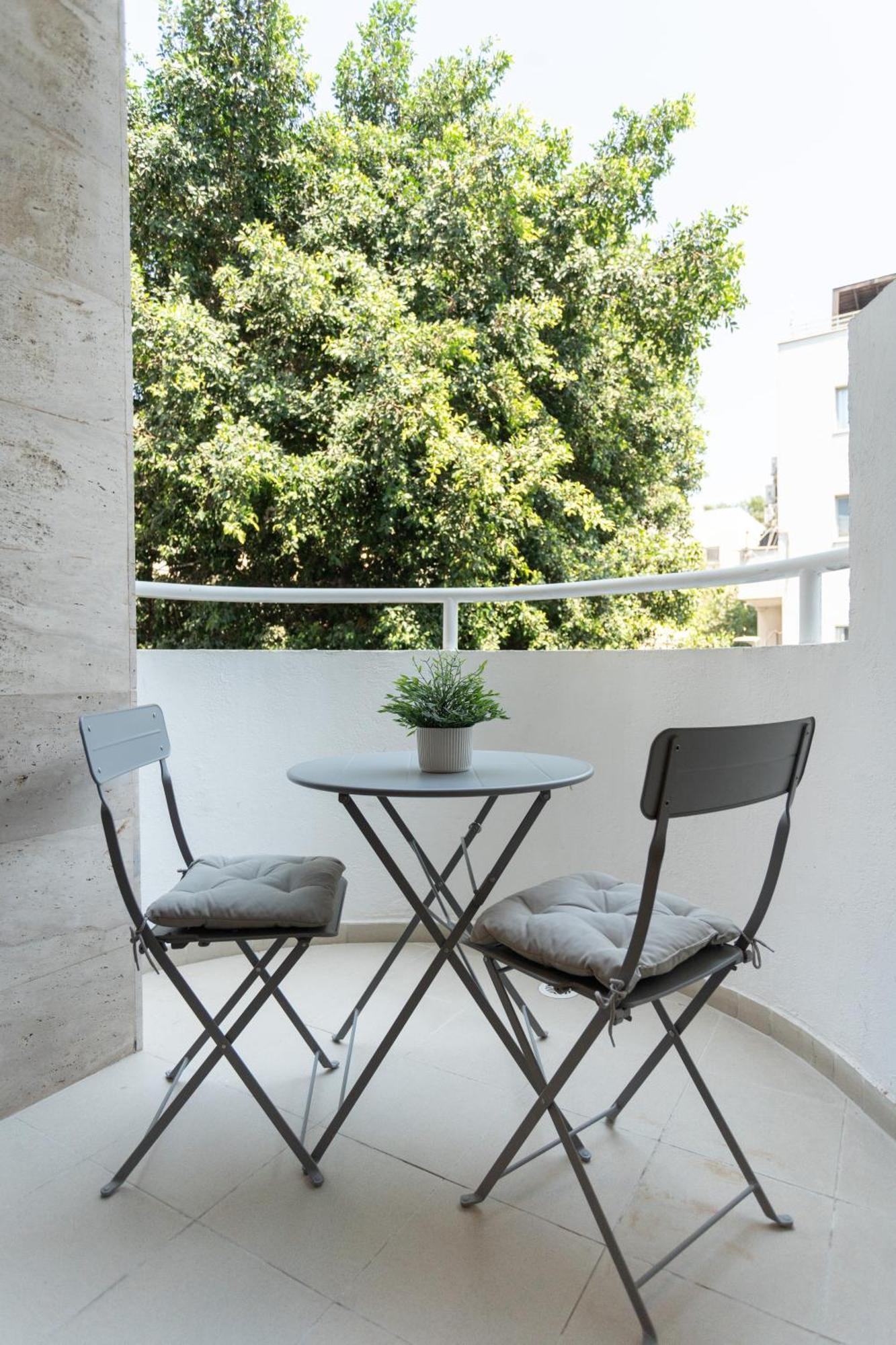 Eliezer Ben Yehuda Residence With Shelter Tel Aviv Bagian luar foto