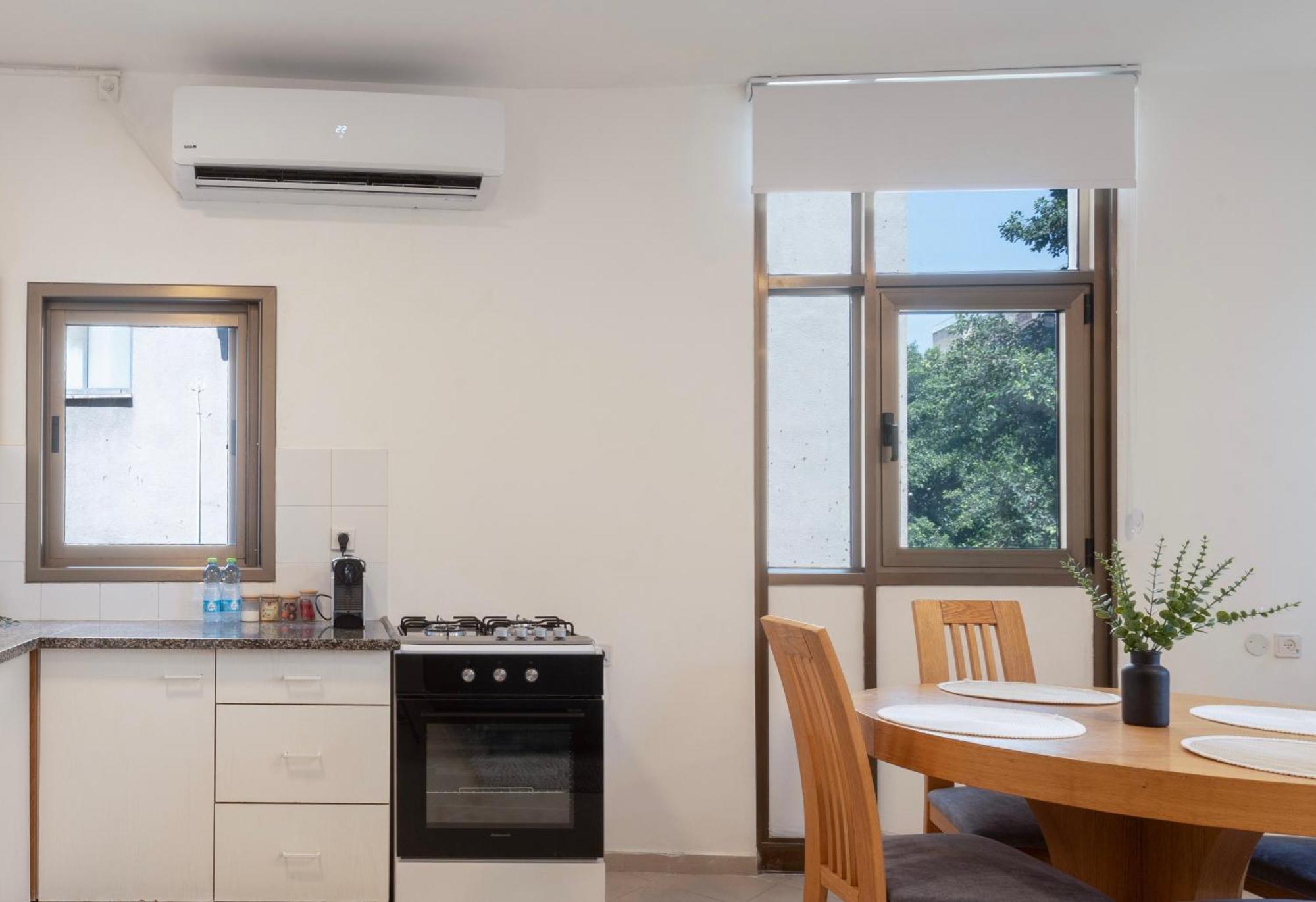 Eliezer Ben Yehuda Residence With Shelter Tel Aviv Bagian luar foto